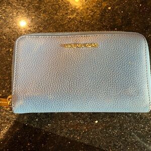 Michael Kors Jet Set Travel zip around wallet